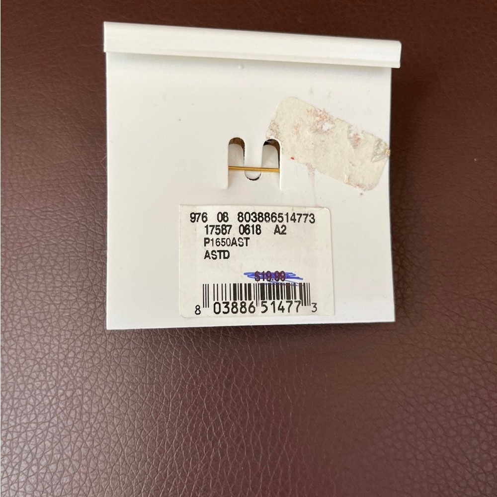 Turquoise Flower Brooch - Picture 3 of 3